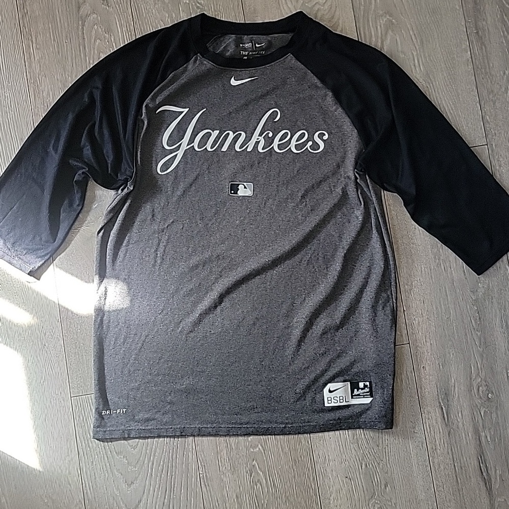 Nike Yankees MLB Shirt